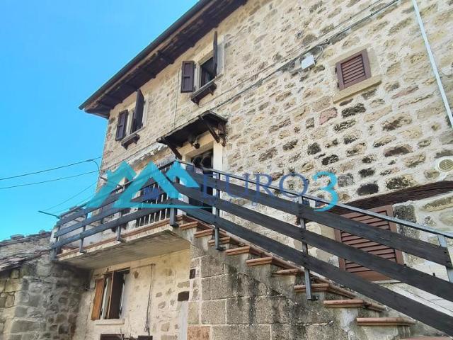 Casa indipendente in vendita, Acquasanta Terme rocca di montecalvo
