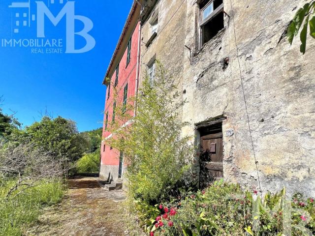 Casa indipendente in vendita ad Avegno via del Piano, 30