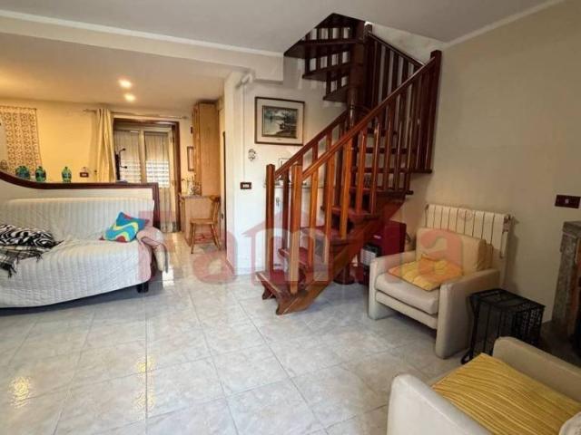 Casa indipendente in vendita ad Avella via Orfanotrofio