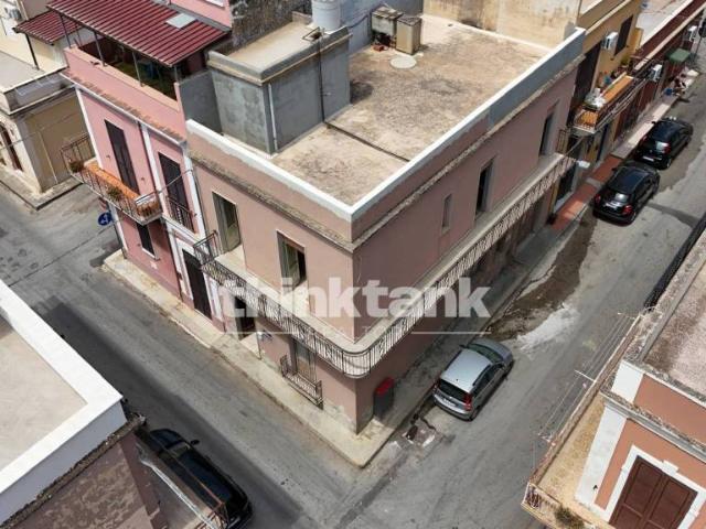 Casa indipendente in vendita ad Avola via Cimarosa