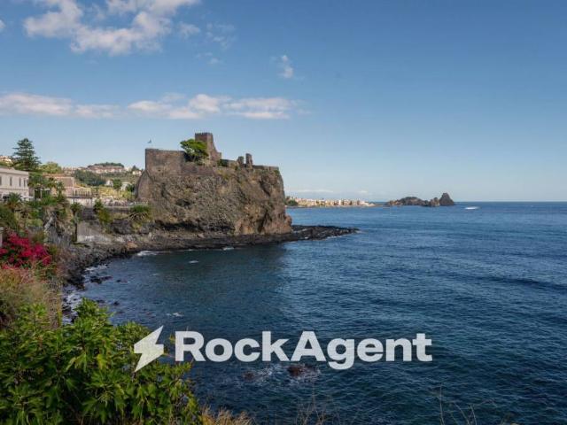 Casa indipendente in vendita ad Aci Castello via Vicario Nicolosi, 14