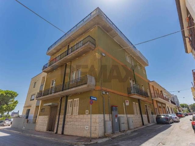 Casa indipendente in vendita ad Adelfia via Rutigliano, 65