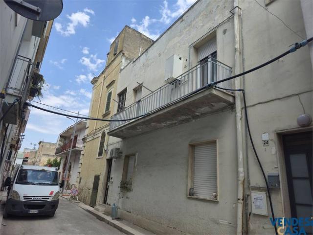 Casa indipendente in vendita ad Adelfia via Tenente a. D'Alò 24