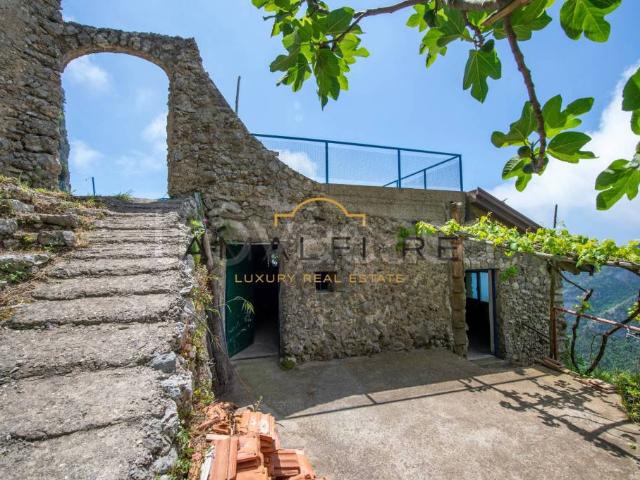 Casa indipendente in vendita ad Agerola via Pennino