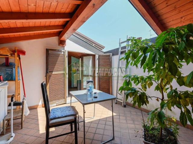 Casa indipendente in vendita ad Aicurzio via Roma, 35