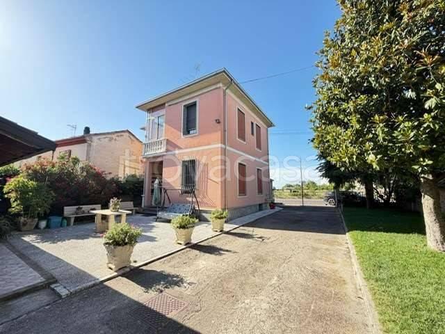 Casa indipendente in vendita ad Alessandria, Piazza della Libertà