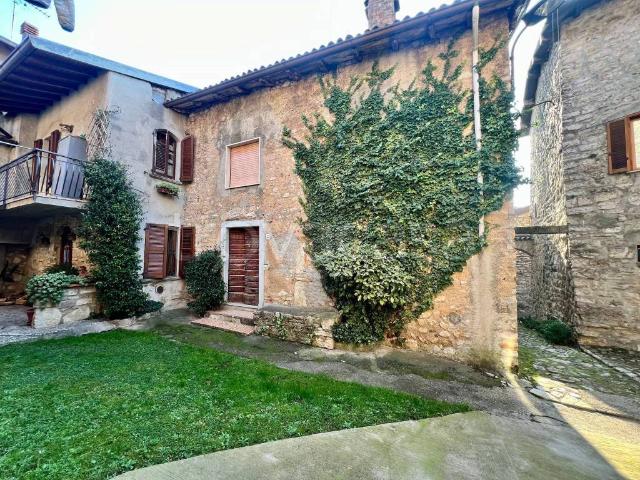 Casa indipendente in vendita ad Almenno San Bartolomeo via Ponte Barlino