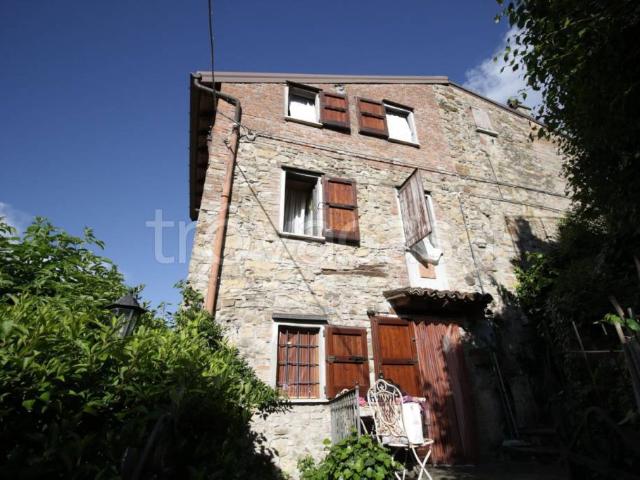 Casa indipendente in vendita ad Alta Val Tidone