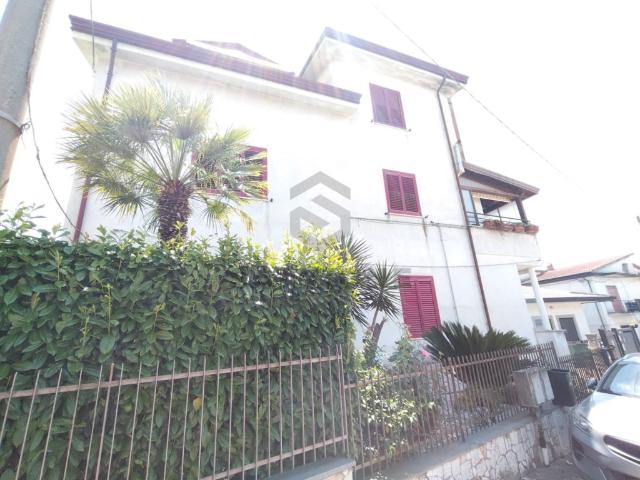 Casa indipendente in vendita ad Amorosi via san salvatore n,42