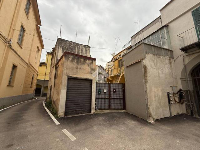 Casa indipendente in vendita ad Angri via Maddalena Caputo