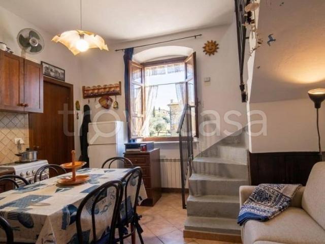 Casa indipendente in vendita ad Arcola via Mario Gordesco, 65