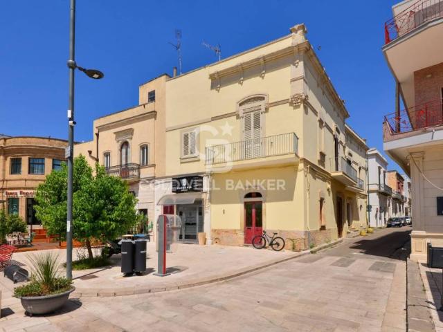 Casa indipendente in vendita ad Aradeo via Vittorio Veneto, 1