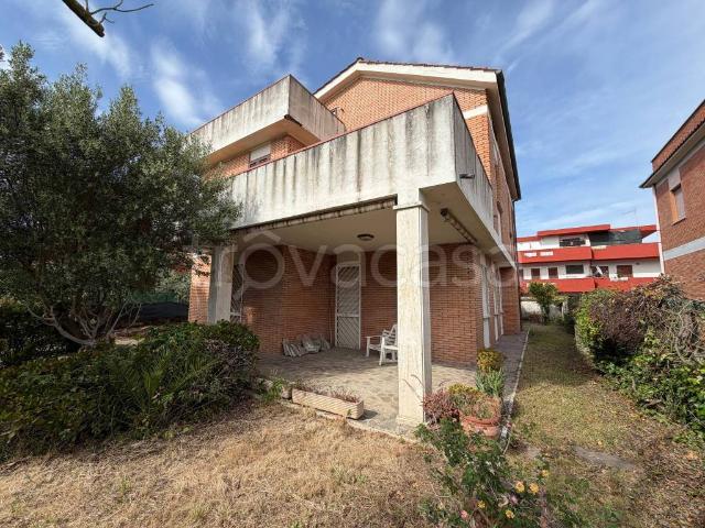 Casa indipendente in vendita ad Ardea via Anchise, Torre Marina Lido di Tirrenella