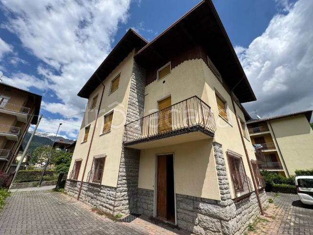 Casa indipendente in vendita ad Ardesio