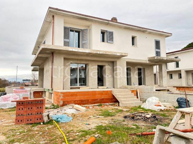 Casa indipendente in vendita ad Arezzo via Guido Tarlati, Catona
