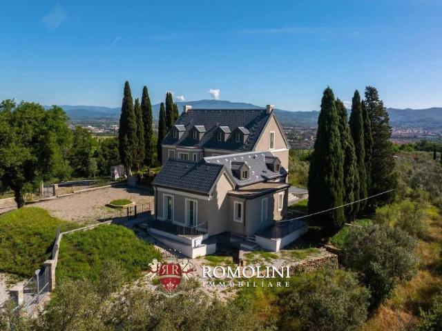 Casa indipendente in vendita ad Arezzo, Olmo