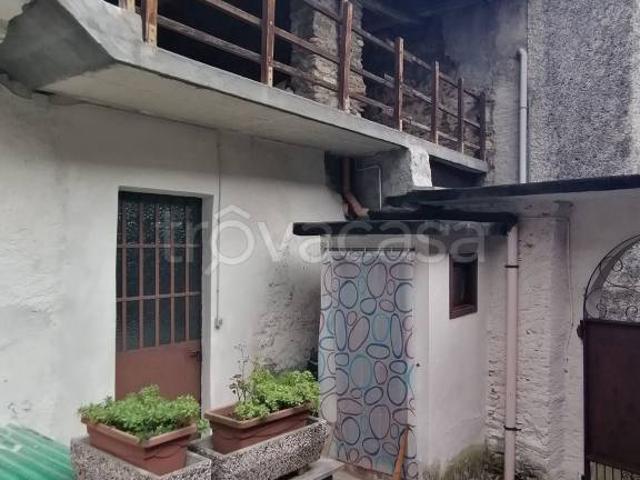 Casa indipendente in vendita ad Armeno
