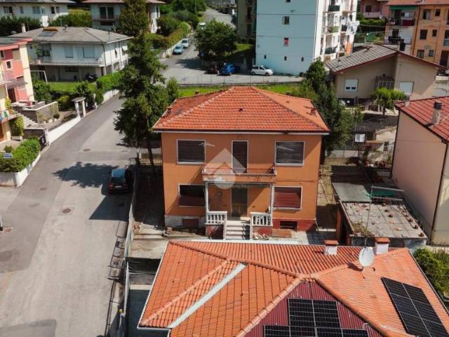 Casa indipendente in vendita ad Arzignano via Monte Pasubio, 18