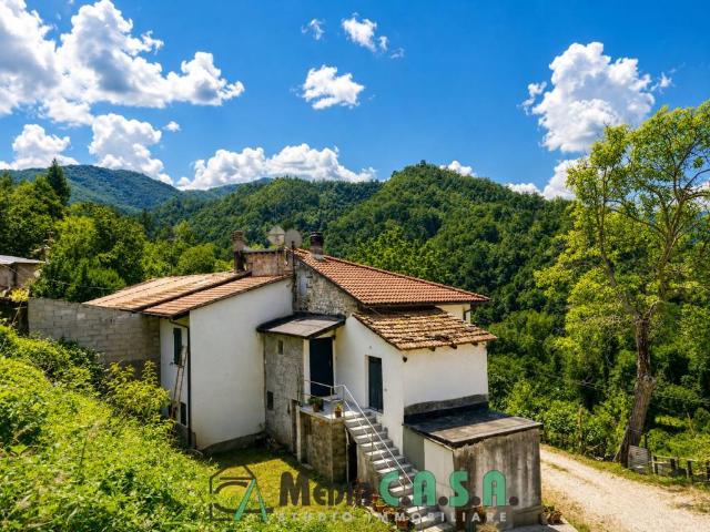 Casa indipendente in vendita ad Ascoli Piceno via Romana