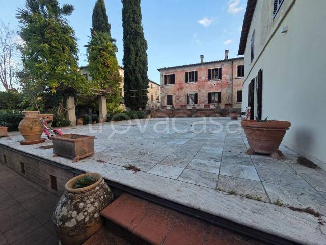 Casa indipendente in vendita ad Asciano via Canto