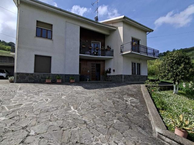 Casa indipendente in vendita, Fornovo di Taro piantonia