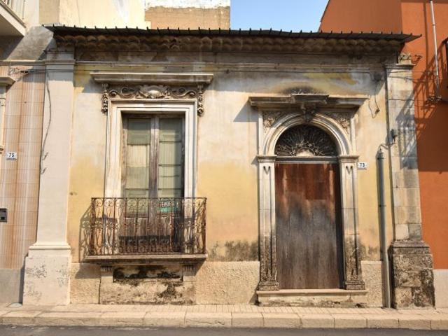 Casa indipendente in vendita in Via Galileo Galilei 73, Centro Lungomare,Avola