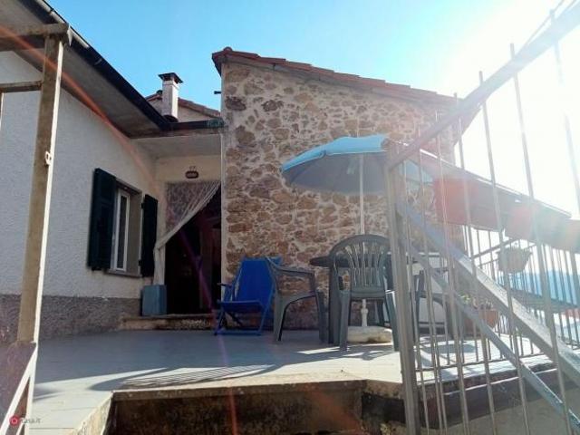 Casa Indipendente in Vendita in 4 Novembre 17 a Sesta Godano