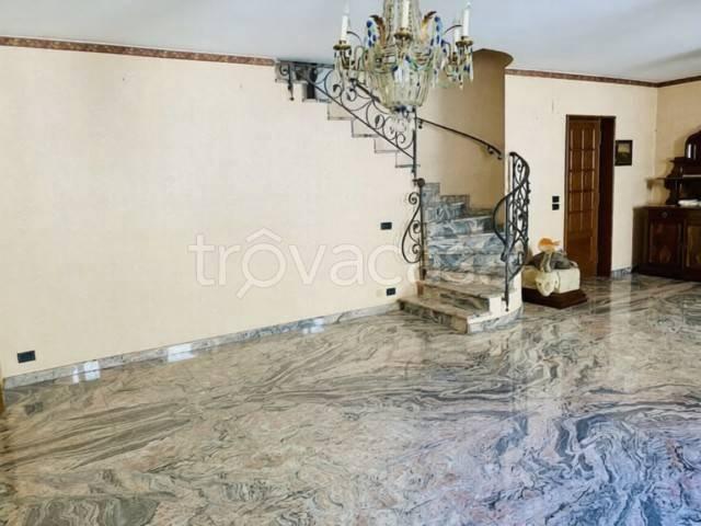 Casa Indipendente in affitto a Catania, terrazzo, caminetto, lavanderia TrovaCasa