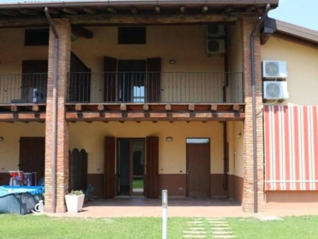 Casa indipendente in affitto a Cazzago San Martino BS