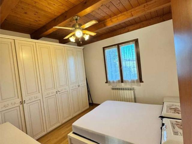 Casa indipendente in affitto a Camerano AN