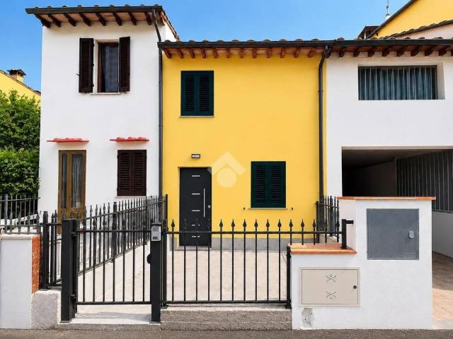 Casa Indipendente in affitto a Campi Bisenzio via Sant'angelo, 46, non arredato/vuoto, giardino privato, ristrutturato TrovaCasa
