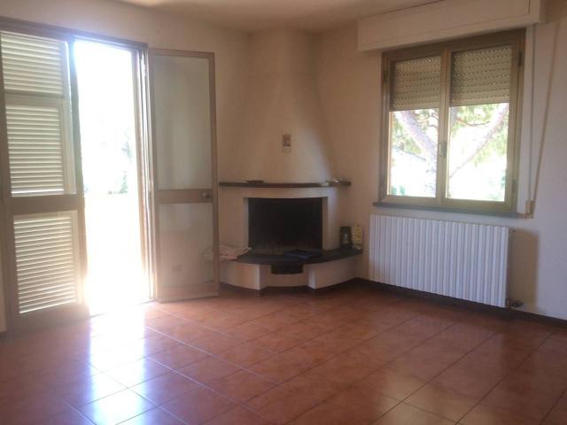 Casa indipendente in affitto a Cascina