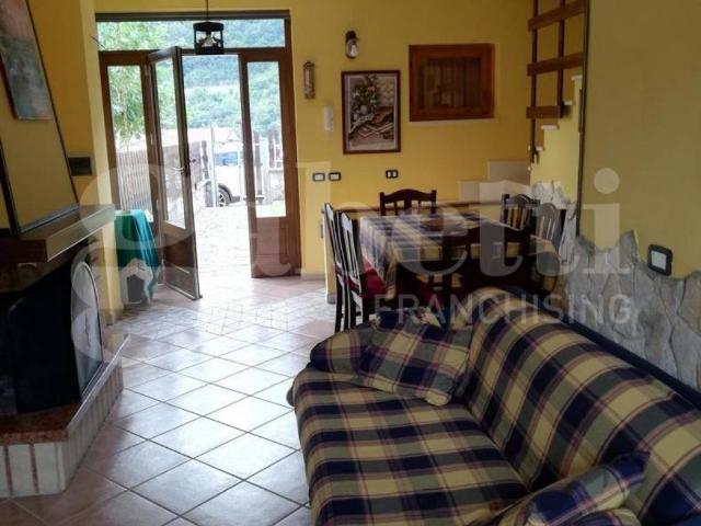 Casa indipendente in affitto a Castel di Sangro AQ