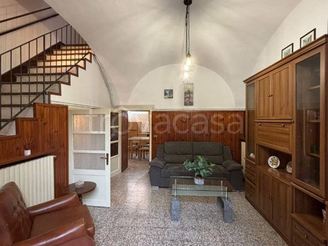 Casa Indipendente in affitto a Castelveccana via Pasubio, 58, arredato, riscaldamento autonomo, luminoso TrovaCasa