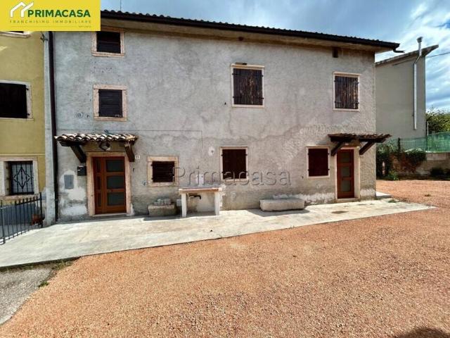 Casa Indipendente in affitto a Cerro Veronese contrada Praole, 25, non arredato/vuoto, posto auto, ristrutturato TrovaCasa