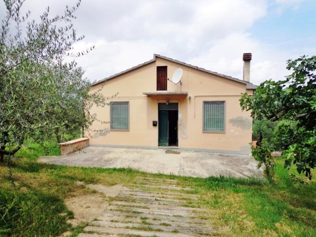 Casa Indipendente in affitto a Chieti via valenti, riscaldamento autonomo, ingresso indipendente, lavanderia TrovaCasa