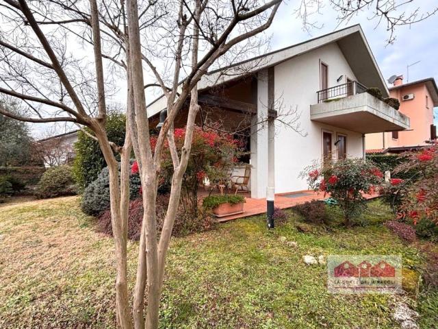 Casa Indipendente in affitto a Creazzo via delle Stelle Alpine, giardino privato, box, terrazzo TrovaCasa