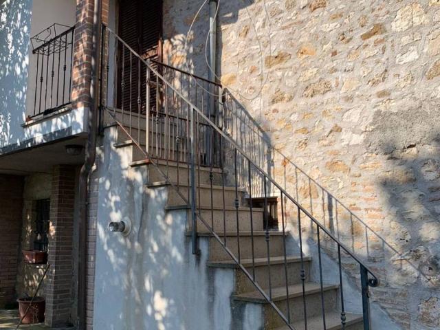Casa indipendente in affitto a Alviano TR