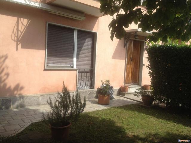 Casa Indipendente in affitto a Baveno via 42 martiri, non arredato/vuoto, giardino privato, posto auto TrovaCasa