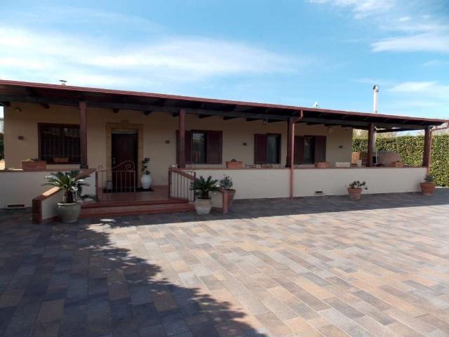 Casa Indipendente in affitto a Bacoli via giulio cesare, giardino, posto auto, caminetto TrovaCasa