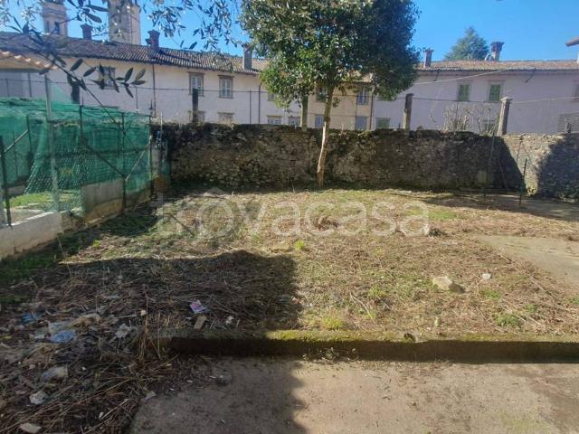Casa Indipendente in affitto a Gandino via Giovanni Pascoli, non arredato/vuoto, giardino privato, centrale TrovaCasa