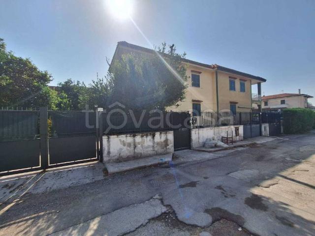 Casa Indipendente in affitto a Giugliano in Campania viale Ottavo Parco della Noce, non arredato/vuoto, giardino privato, terrazzo TrovaCasa