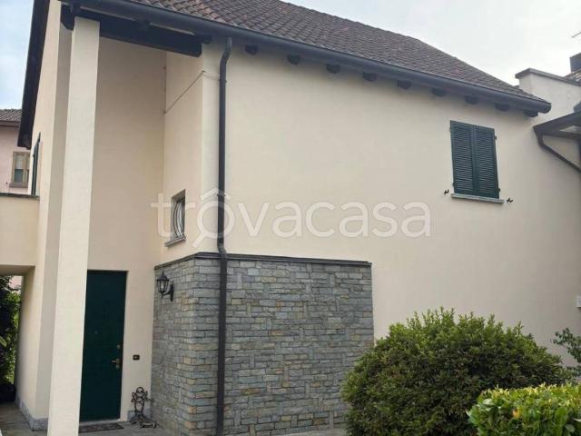 Casa Indipendente in affitto a Dervio via vignola, arredato, giardino privato, vista lago TrovaCasa