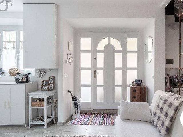 Casa indipendente in affitto a Erba CO