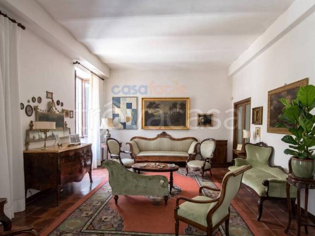 Casa indipendente in affitto a Foligno