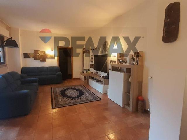Casa Indipendente in affitto a Foligno, giardino privato, caminetto, balcone TrovaCasa