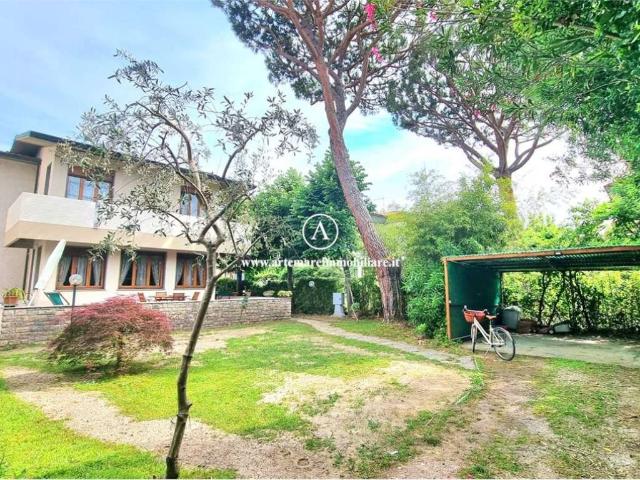Casa Indipendente in affitto a Forte dei Marmi via, Cervi, arredato, giardino privato, terrazzo TrovaCasa