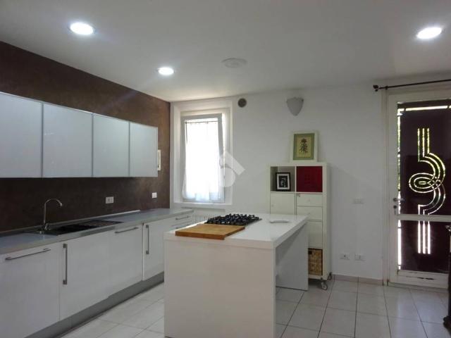 Casa Indipendente in affitto a Ferrara via dal Passo, arredato, giardino privato, box TrovaCasa