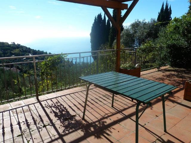 Casa indipendente in affitto a Lerici, La Serra