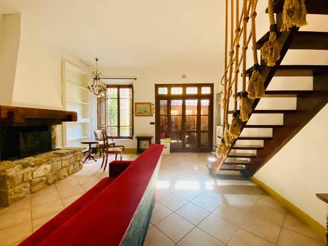Casa indipendente in affitto a Lucca LU